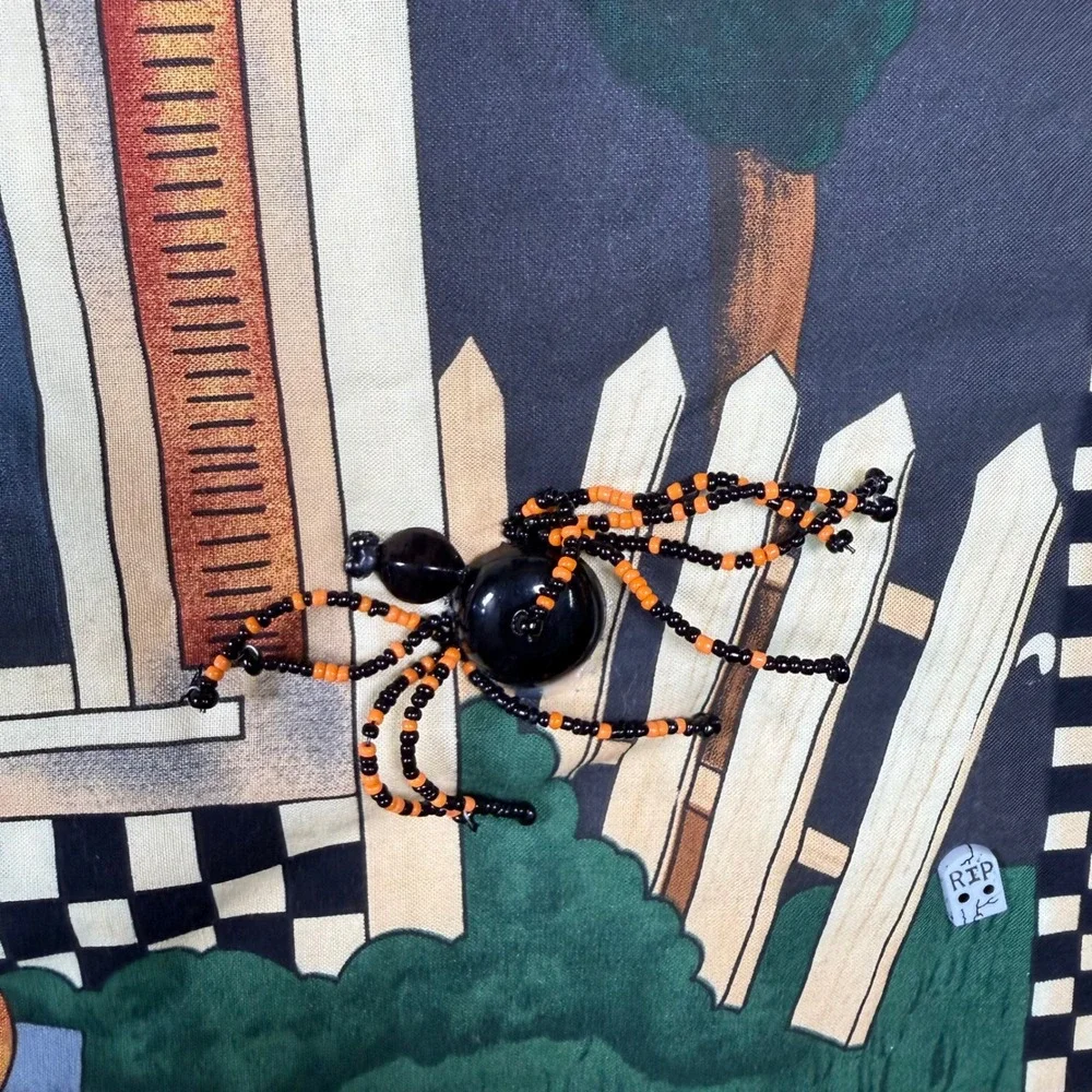 Halloween Haunted House Quilted Wall Hanging 3D Beaded Spiders Skeletons 28x40